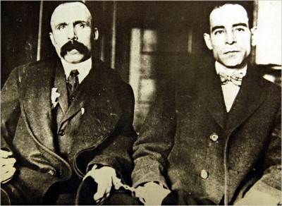 BARTOLOMEO VANZETTI (1888-1927) Y FERDINANDO NICOLA SACCO (1891-1927) (a la derecha)