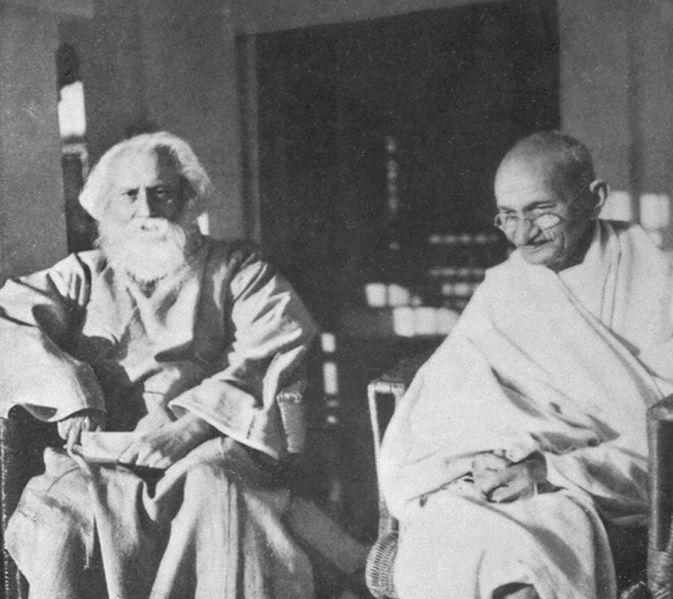 EL POETA BENGALÍ RABINDRANATH TAGORE Y MAHATMA GANDHI