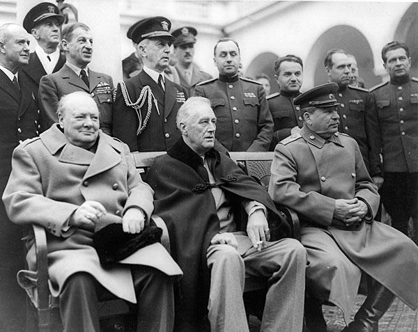 Los tres grandes en la ciudad soviética de Yalta, península de Crimea