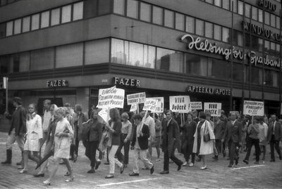 MANIFESTACIÓN EN HELSINKI, 1968