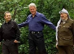 BARAK, CLINTON Y ARAFAT EN CAMP DAVID